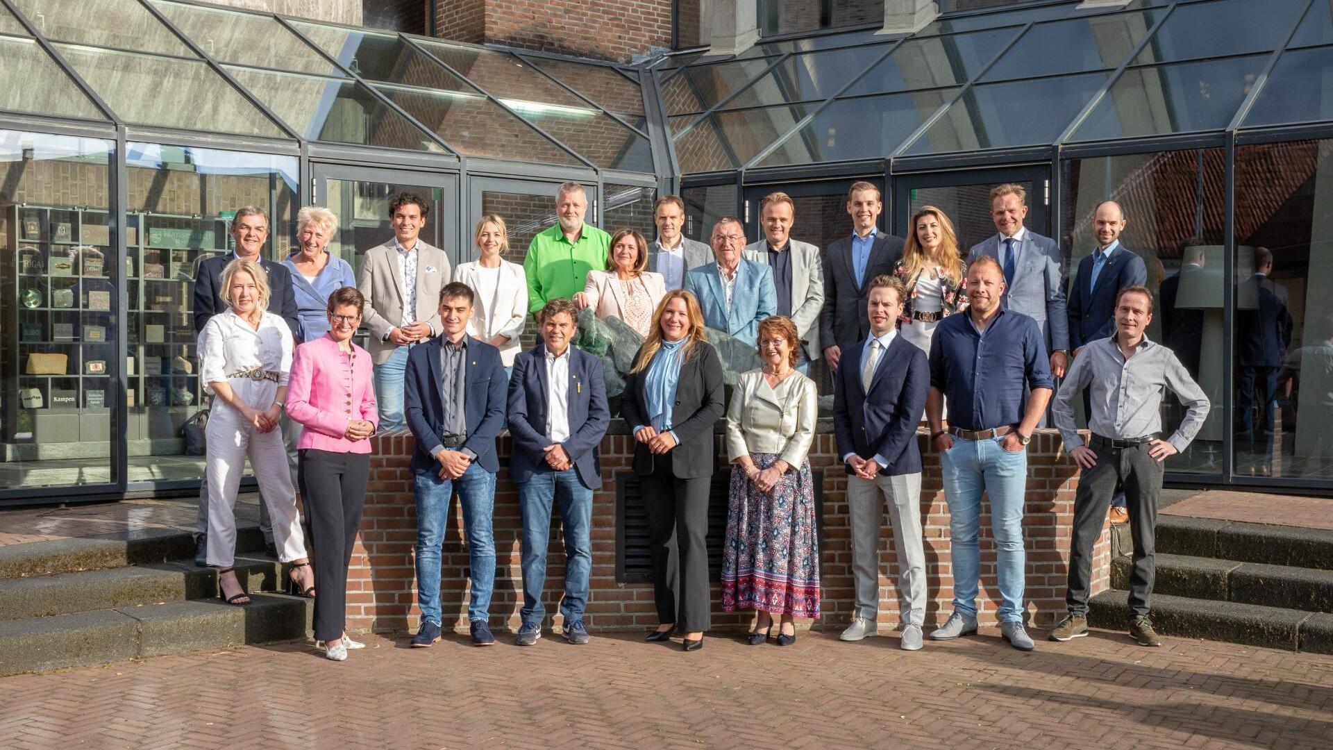 groepsfoto-gemeenteraad-oldenzaal-2022